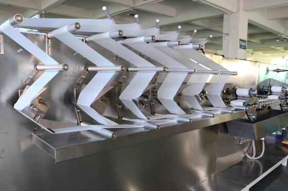 Good price 大規模製造のためのコンパクトベビーワイプの製造ライン,連続供給と高速操作を特徴とする オンライン